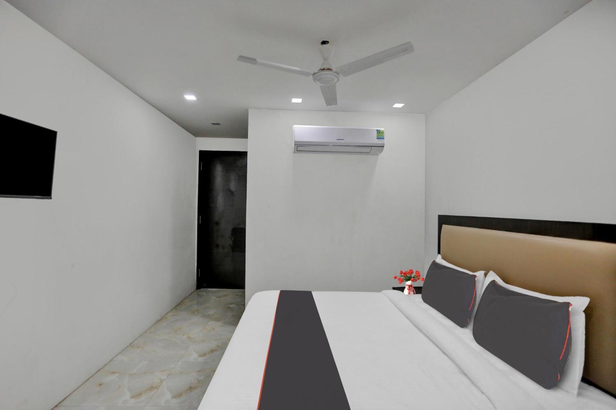 Super Townhouse The Arrow Near Lotus Temple Hotel Ню Делхи Екстериор снимка