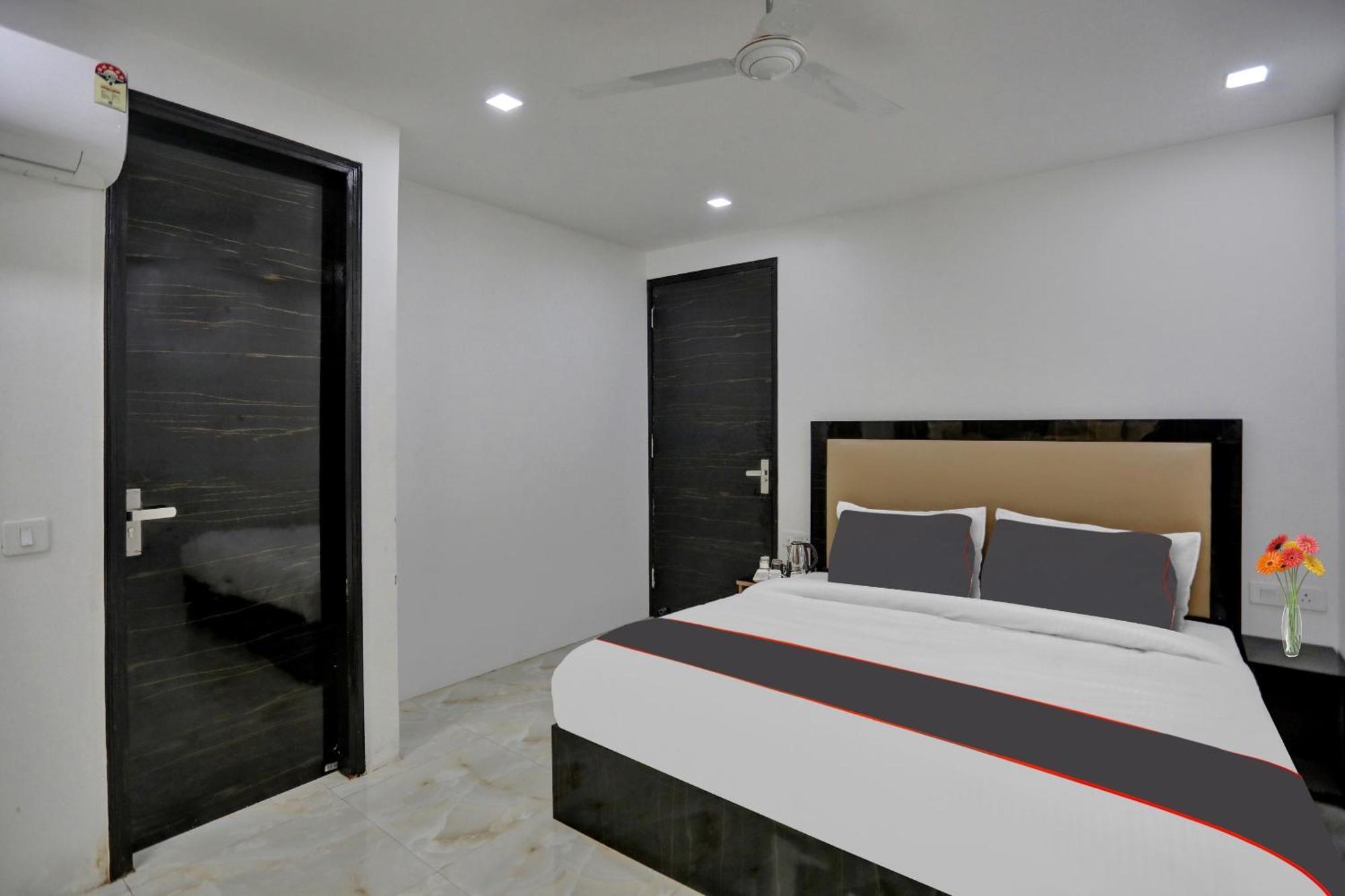 Super Townhouse The Arrow Near Lotus Temple Hotel Ню Делхи Екстериор снимка